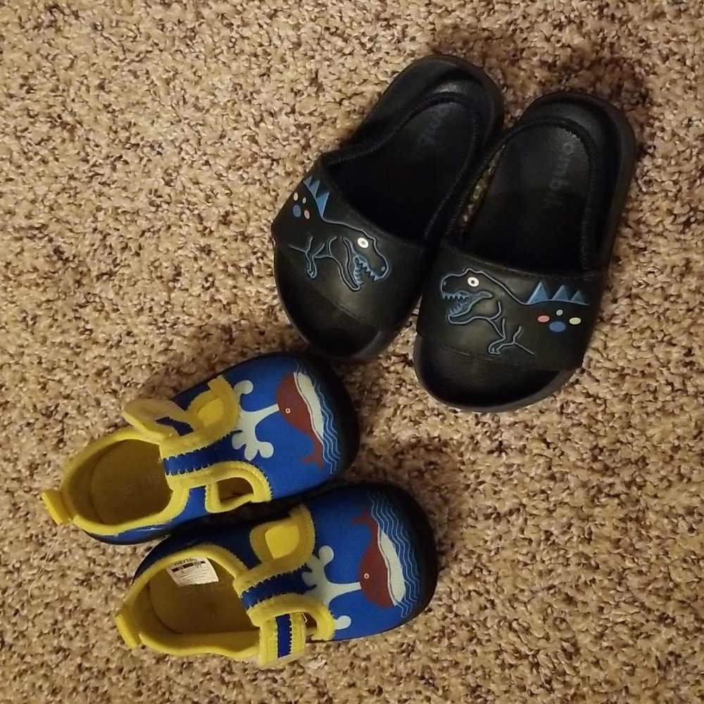 2 pairs of toddler boy water/summer shoes size 6